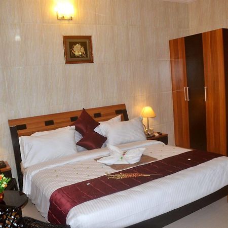 Peace Inn Ченай Екстериор снимка