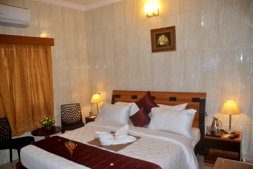 Peace Inn Ченай Екстериор снимка