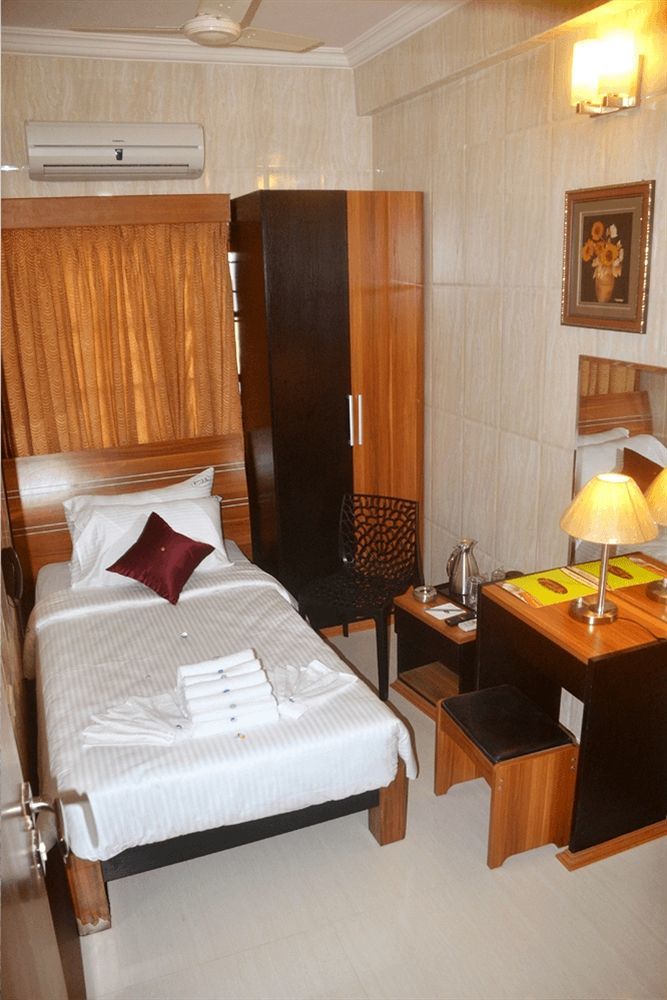 Peace Inn Ченай Екстериор снимка